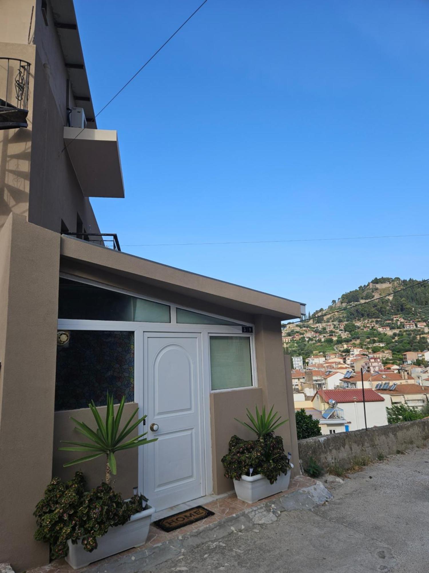 Με Θέα Το Κάστρο Apartment Nafpaktos Exterior foto